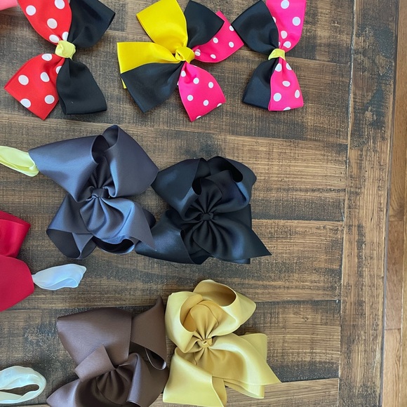 Lot of Bows - Picture 4 of 4